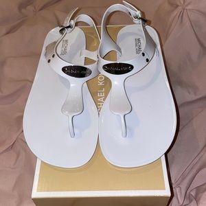 MICHAEL Michael Kors Plate Sandal in Optic White size 7
